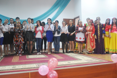 Провел конкурс между студентами колледжей города, посвященный Дню единства и согласия народа Казахстана.