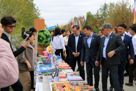 «Қызылорда – алтын мекенім», «Жаңа кітаптар әлемінде» тақырыптарында кітап көрме-инсталляциясын ұйымдастырылды